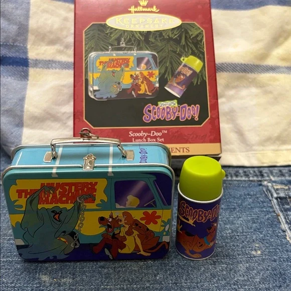 1999 Scooby Doo Lunch Box Set Hallmark Keepsake Christmas Ornament - Picture 1 of 16